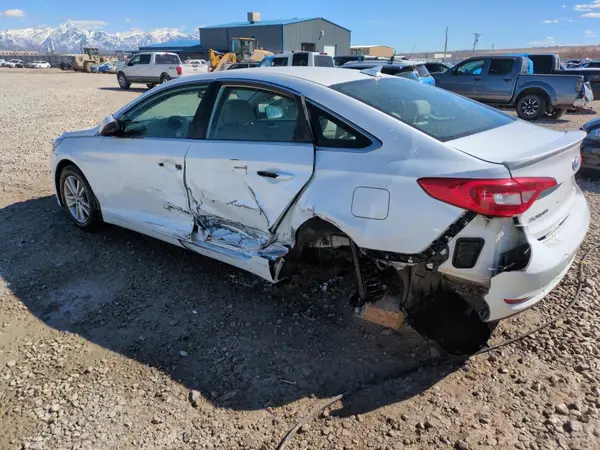 5NPE24AF2HH484438 2017 HYUNDAI SONATA - Image 2