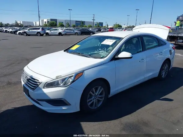 5NPE24AF2HH485637 2017 HYUNDAI SONATA - Image 2