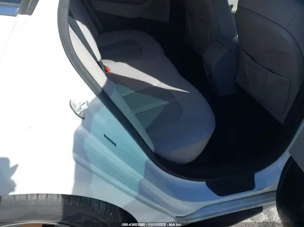5NPE24AF2HH490272 2017 HYUNDAI SONATA - Image 8
