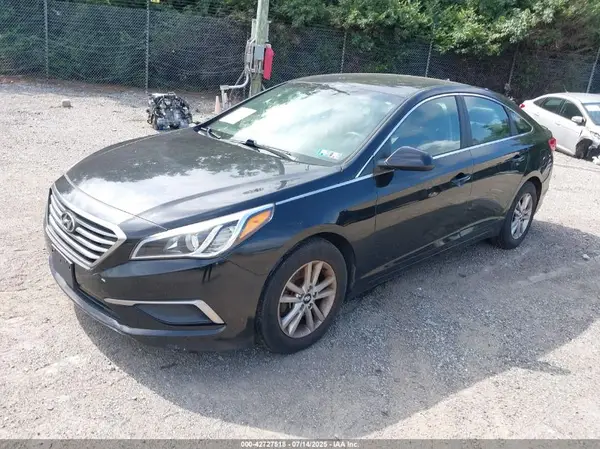 5NPE24AF2HH490949 2017 HYUNDAI SONATA - Image 2