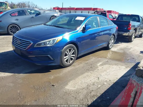 5NPE24AF2HH492202 2017 HYUNDAI SONATA - Image 2