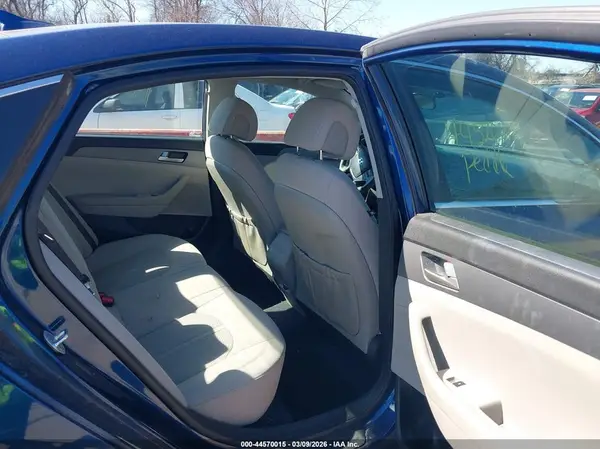 5NPE24AF2HH492202 2017 HYUNDAI SONATA - Image 8