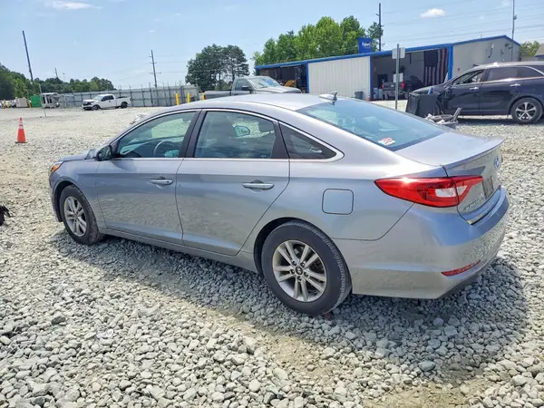 5NPE24AF2HH492586 2017 HYUNDAI SONATA - Image 2