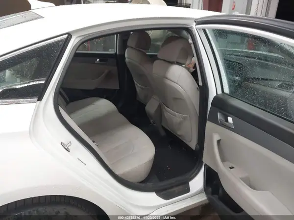 5NPE24AF2HH493012 2017 HYUNDAI SONATA - Image 8