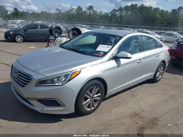 5NPE24AF2HH493236 2017 HYUNDAI SONATA - Image 2