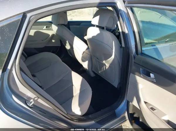 5NPE24AF2HH493477 2017 HYUNDAI SONATA - Image 8