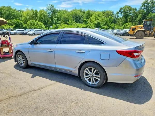 5NPE24AF2HH493771 2017 HYUNDAI SONATA - Image 2