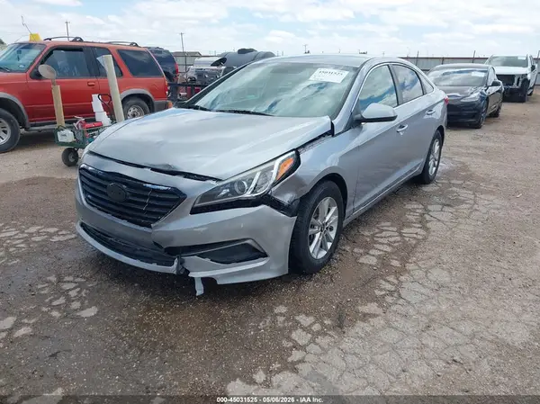5NPE24AF2HH501545 2017 HYUNDAI SONATA - Image 2
