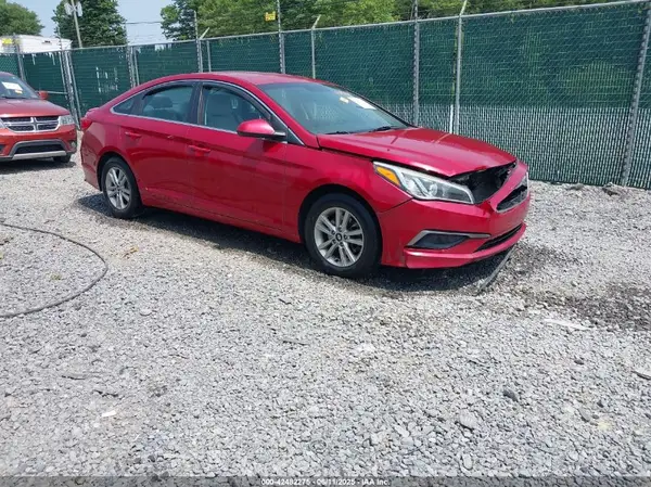 5NPE24AF2HH501755 2017 HYUNDAI SONATA - Image 1