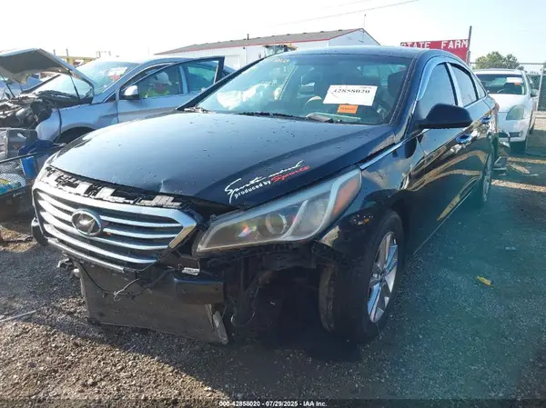 5NPE24AF2HH501898 2017 HYUNDAI SONATA - Image 2