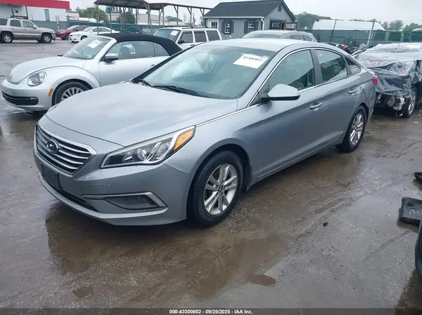5NPE24AF2HH504462 2017 HYUNDAI SONATA - Image 2