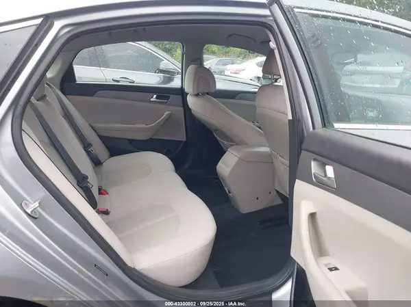 5NPE24AF2HH504462 2017 HYUNDAI SONATA - Image 8