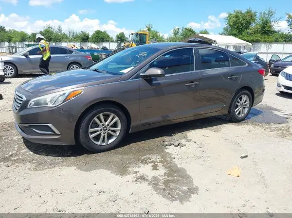5NPE24AF2HH510827 2017 HYUNDAI SONATA - Image 2