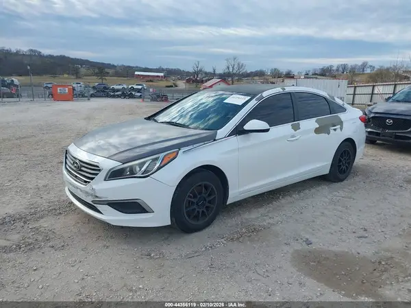 5NPE24AF2HH511802 2017 HYUNDAI SONATA - Image 2