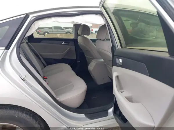 5NPE24AF2HH514358 2017 HYUNDAI SONATA - Image 8