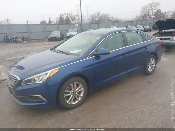 5NPE24AF2HH517258 2017 HYUNDAI SONATA - Image 2