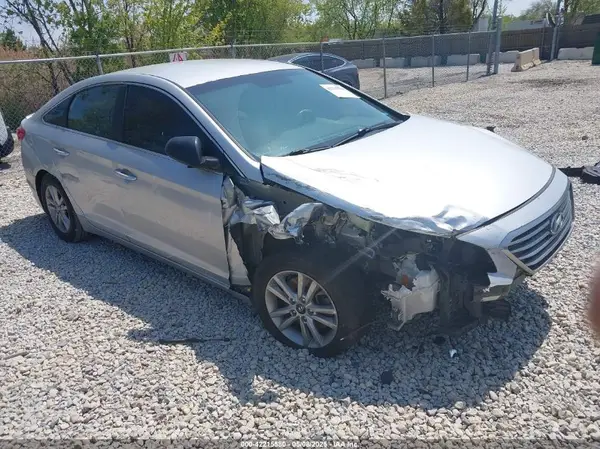 5NPE24AF2HH520712 2017 HYUNDAI SONATA - Image 1