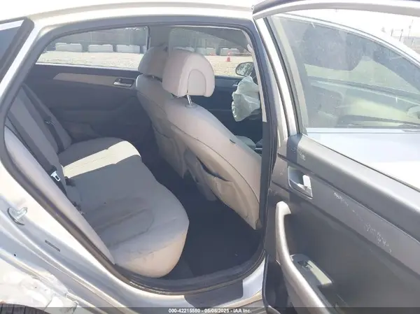 5NPE24AF2HH520712 2017 HYUNDAI SONATA - Image 8