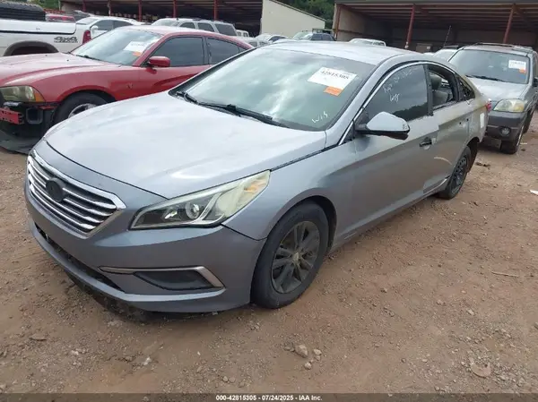 5NPE24AF2HH521813 2017 HYUNDAI SONATA - Image 2
