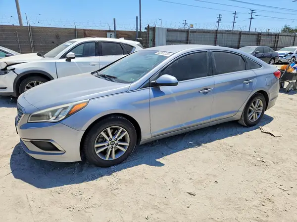 5NPE24AF2HH521987 2017 HYUNDAI SONATA - Image 1