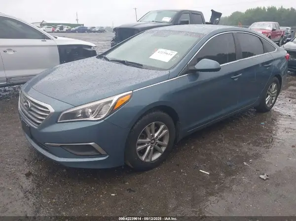 5NPE24AF2HH523366 2017 HYUNDAI SONATA - Image 2