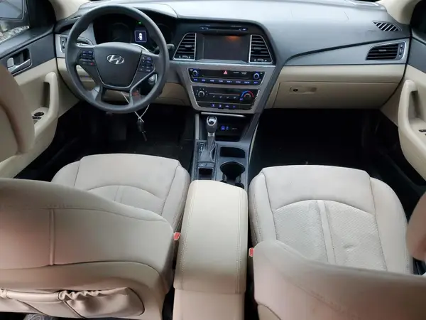 5NPE24AF2HH527059 2017 HYUNDAI SONATA - Image 8