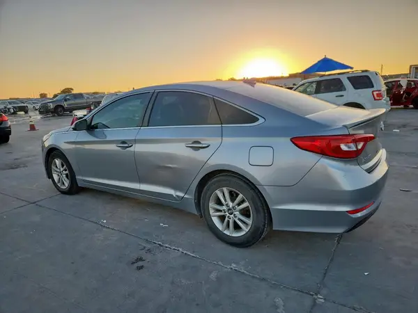 5NPE24AF2HH533587 2017 HYUNDAI SONATA - Image 2