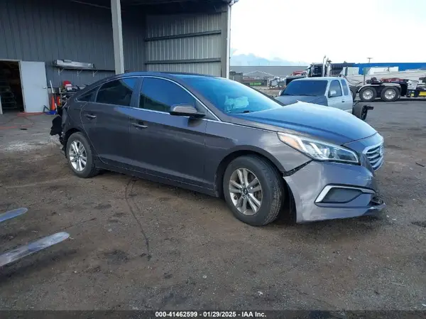 5NPE24AF2HH535968 2017 HYUNDAI SONATA - Image 1