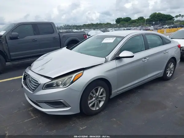 5NPE24AF2HH536134 2017 HYUNDAI SONATA - Image 2