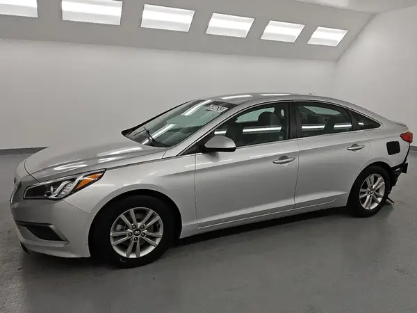 5NPE24AF2HH543083 2017 HYUNDAI SONATA - Image 1