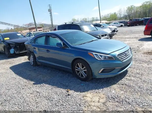 5NPE24AF2HH545061 2017 HYUNDAI SONATA - Image 1