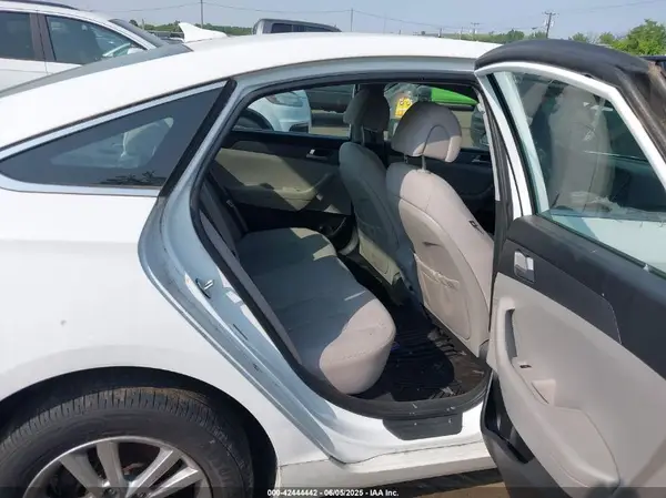 5NPE24AF2HH549448 2017 HYUNDAI SONATA - Image 8