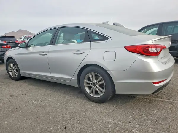 5NPE24AF2HH555248 2017 HYUNDAI SONATA - Image 2