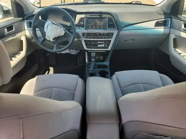 5NPE24AF2HH555895 2017 HYUNDAI SONATA - Image 8