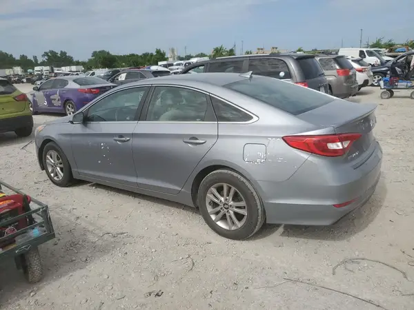 5NPE24AF2HH561437 2017 HYUNDAI SONATA - Image 2