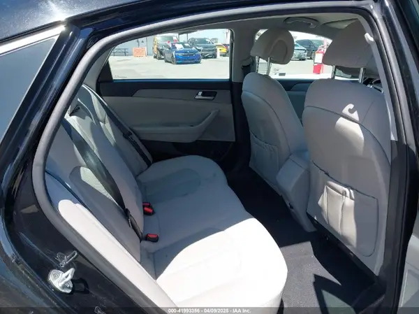 5NPE24AF2HH563074 2017 HYUNDAI SONATA - Image 8