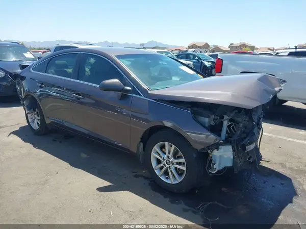 5NPE24AF2HH564435 2017 HYUNDAI SONATA - Image 1