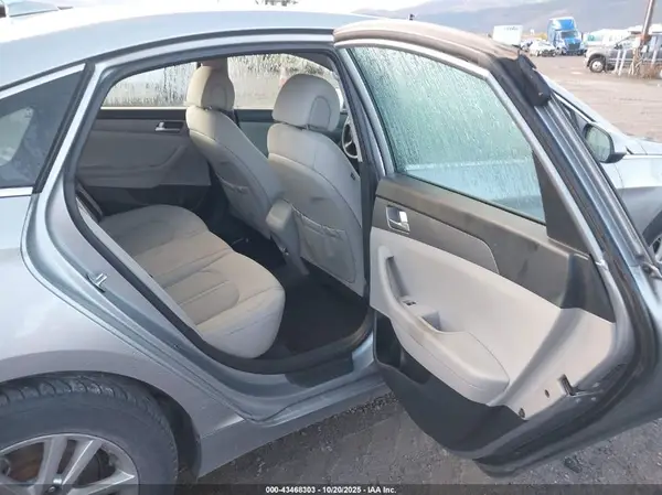 5NPE24AF2HH564810 2017 HYUNDAI SONATA - Image 8