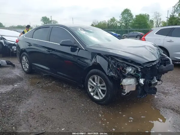 5NPE24AF2HH565424 2017 HYUNDAI SONATA - Image 1