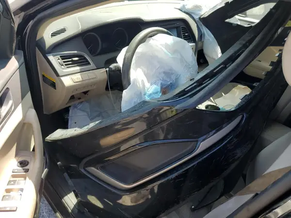 5NPE24AF2HH565648 2017 HYUNDAI SONATA - Image 8