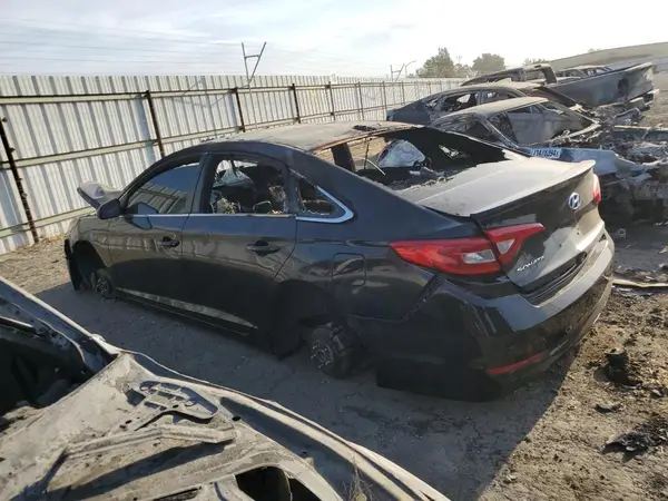 5NPE24AF2HH568758 2017 HYUNDAI SONATA - Image 2