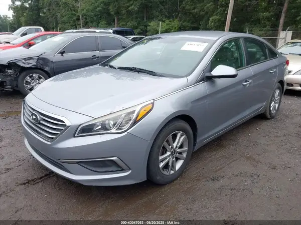 5NPE24AF2HH571935 2017 HYUNDAI SONATA - Image 2