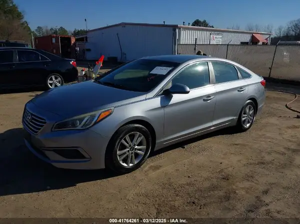 5NPE24AF2HH574382 2017 HYUNDAI SONATA - Image 2