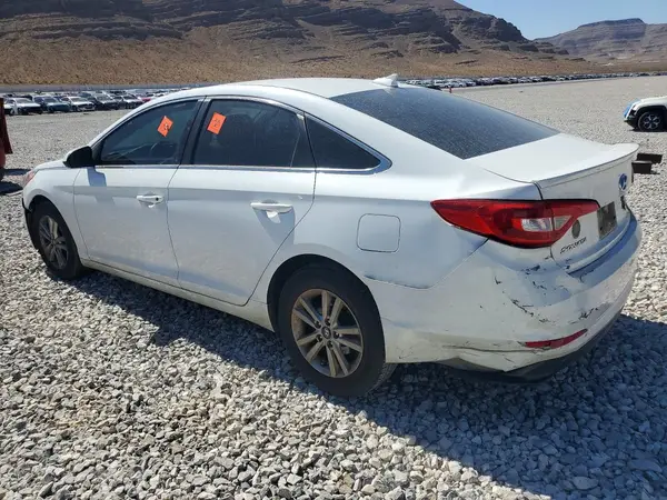 5NPE24AF2HH574821 2017 HYUNDAI SONATA - Image 2