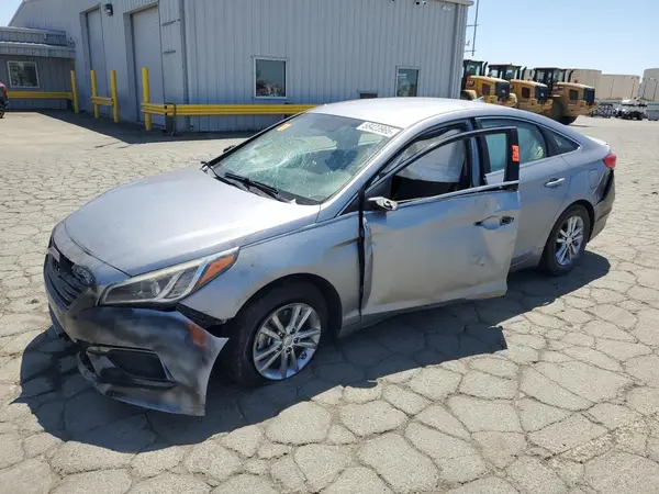 5NPE24AF2HH575001 2017 HYUNDAI SONATA - Image 1