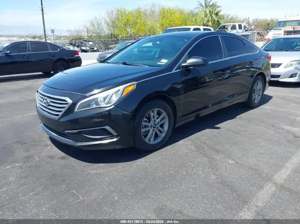 5NPE24AF2HH577105 2017 HYUNDAI SONATA - Image 2