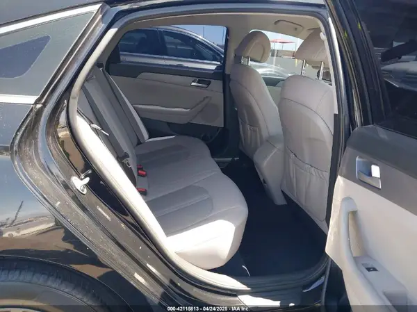 5NPE24AF2HH577105 2017 HYUNDAI SONATA - Image 8