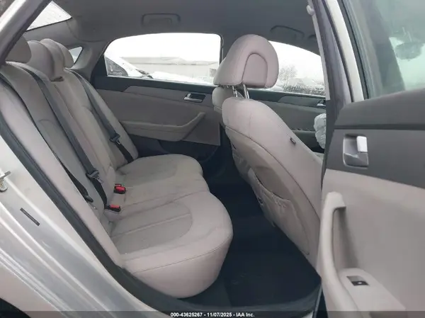 5NPE24AF2HH581123 2017 HYUNDAI SONATA - Image 8