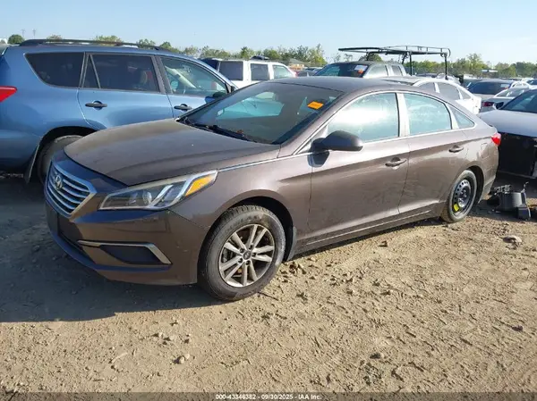 5NPE24AF2HH583163 2017 HYUNDAI SONATA - Image 2