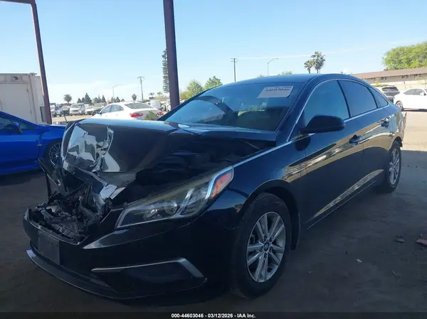 5NPE24AF2HH583647 2017 HYUNDAI SONATA - Image 2